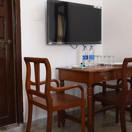 La Villa Marseille Pondicherry Bagian luar foto