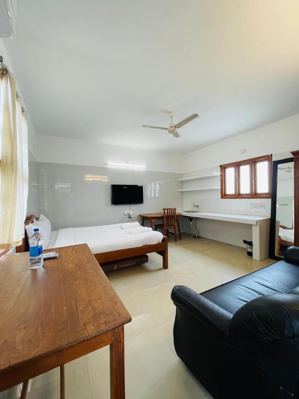 La Villa Marseille Pondicherry Bagian luar foto