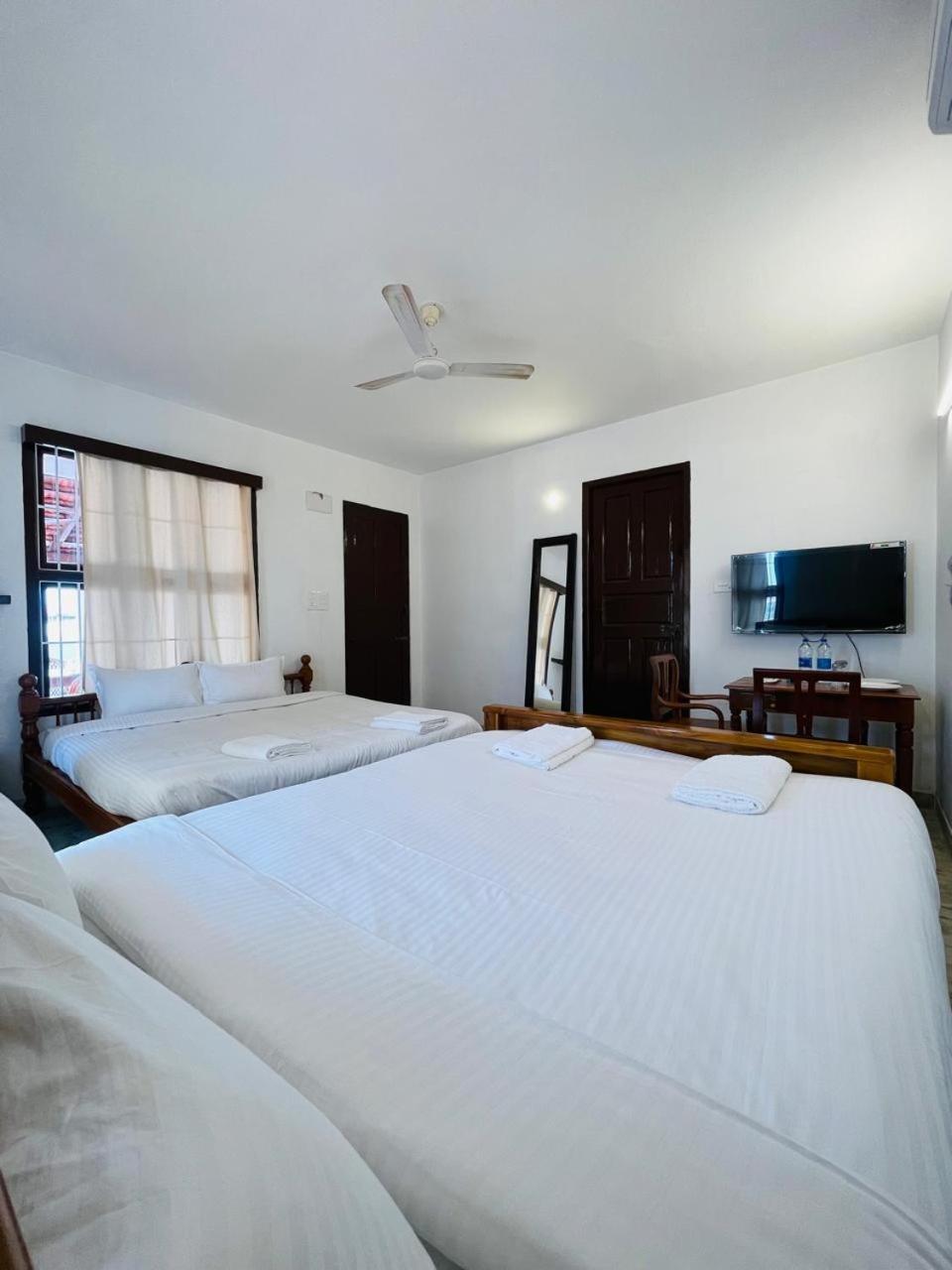 La Villa Marseille Pondicherry Bagian luar foto