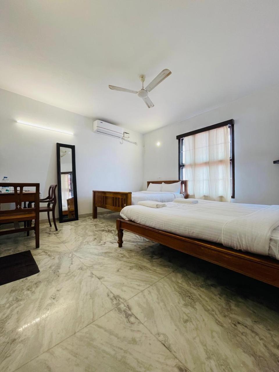 La Villa Marseille Pondicherry Bagian luar foto