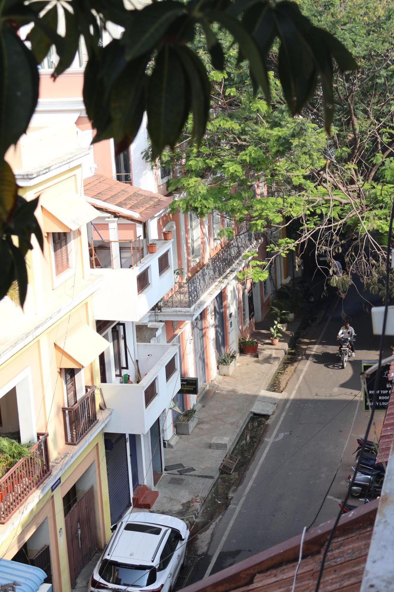 La Villa Marseille Pondicherry Bagian luar foto