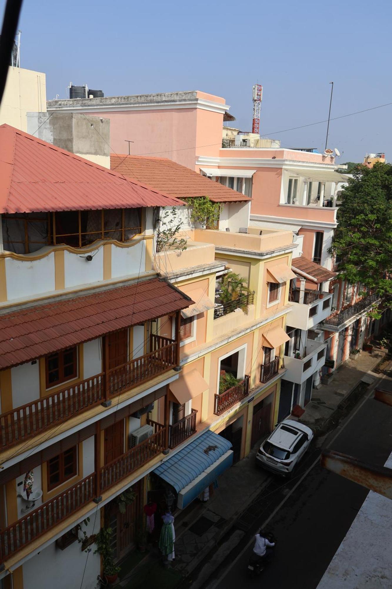 La Villa Marseille Pondicherry Bagian luar foto
