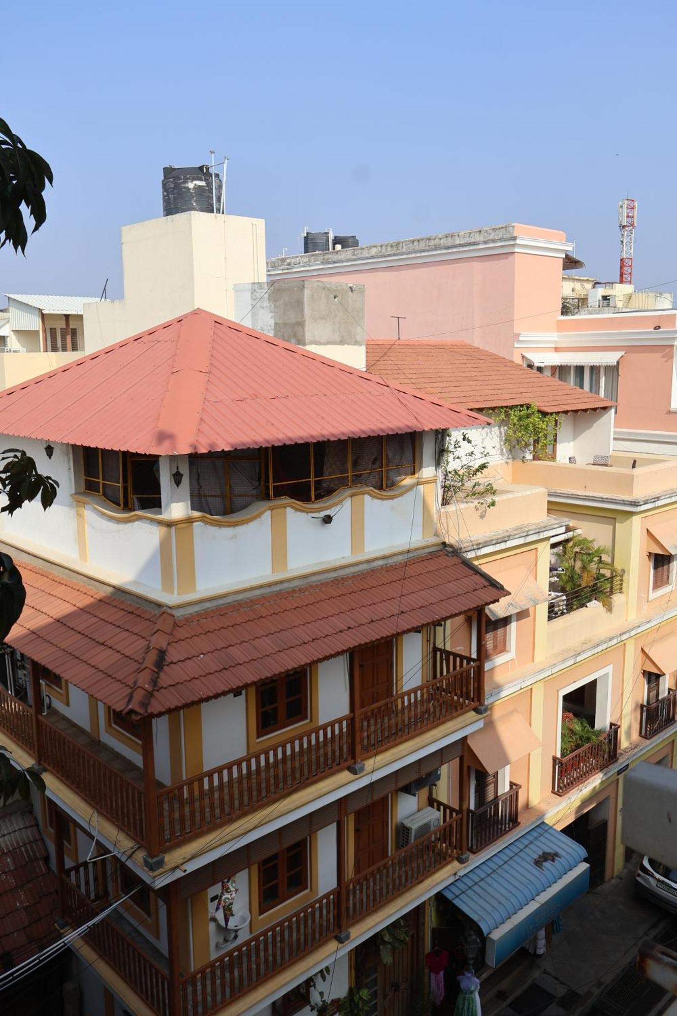 La Villa Marseille Pondicherry Bagian luar foto